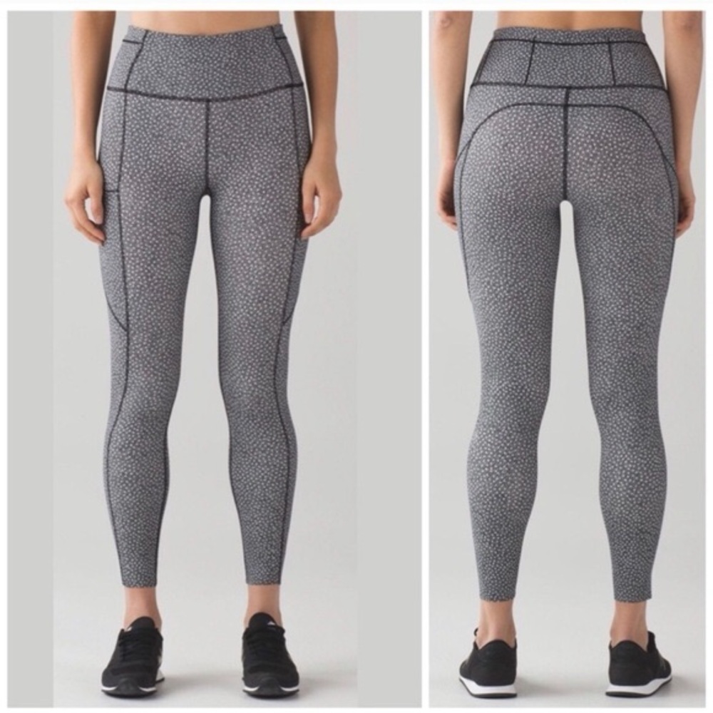 Lululemon Fast and free 7/8 Size 4‎ Grey Black Print